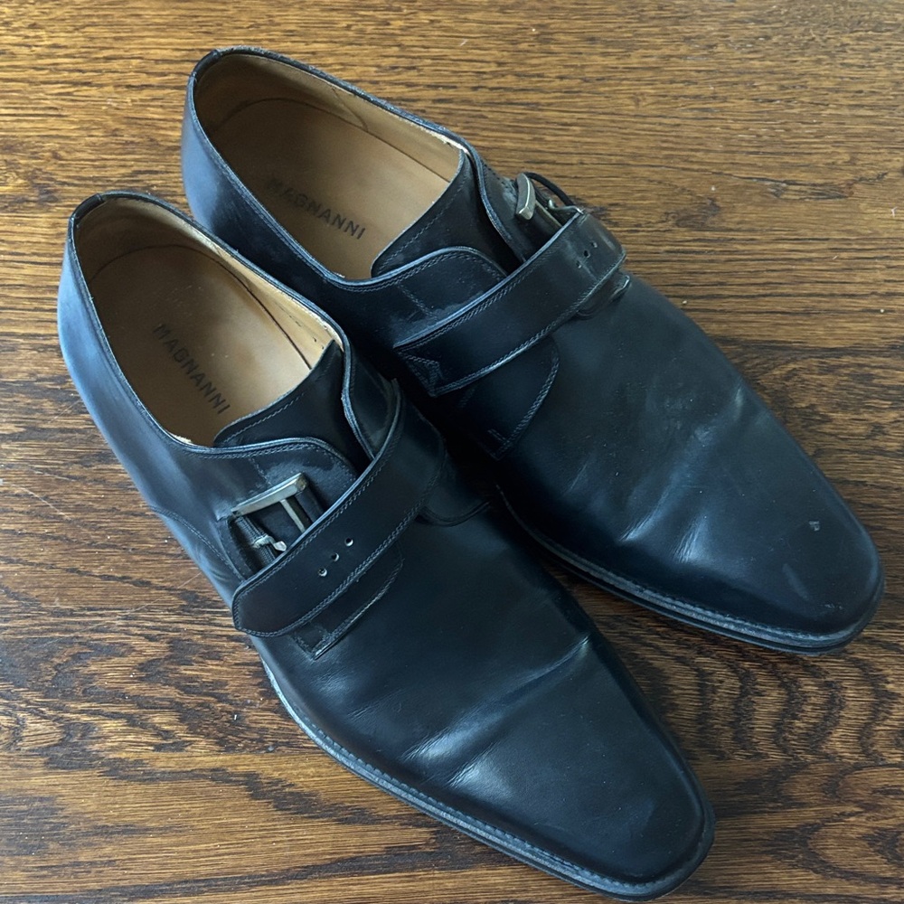 Magnanni Men's Black Leather Oxfords